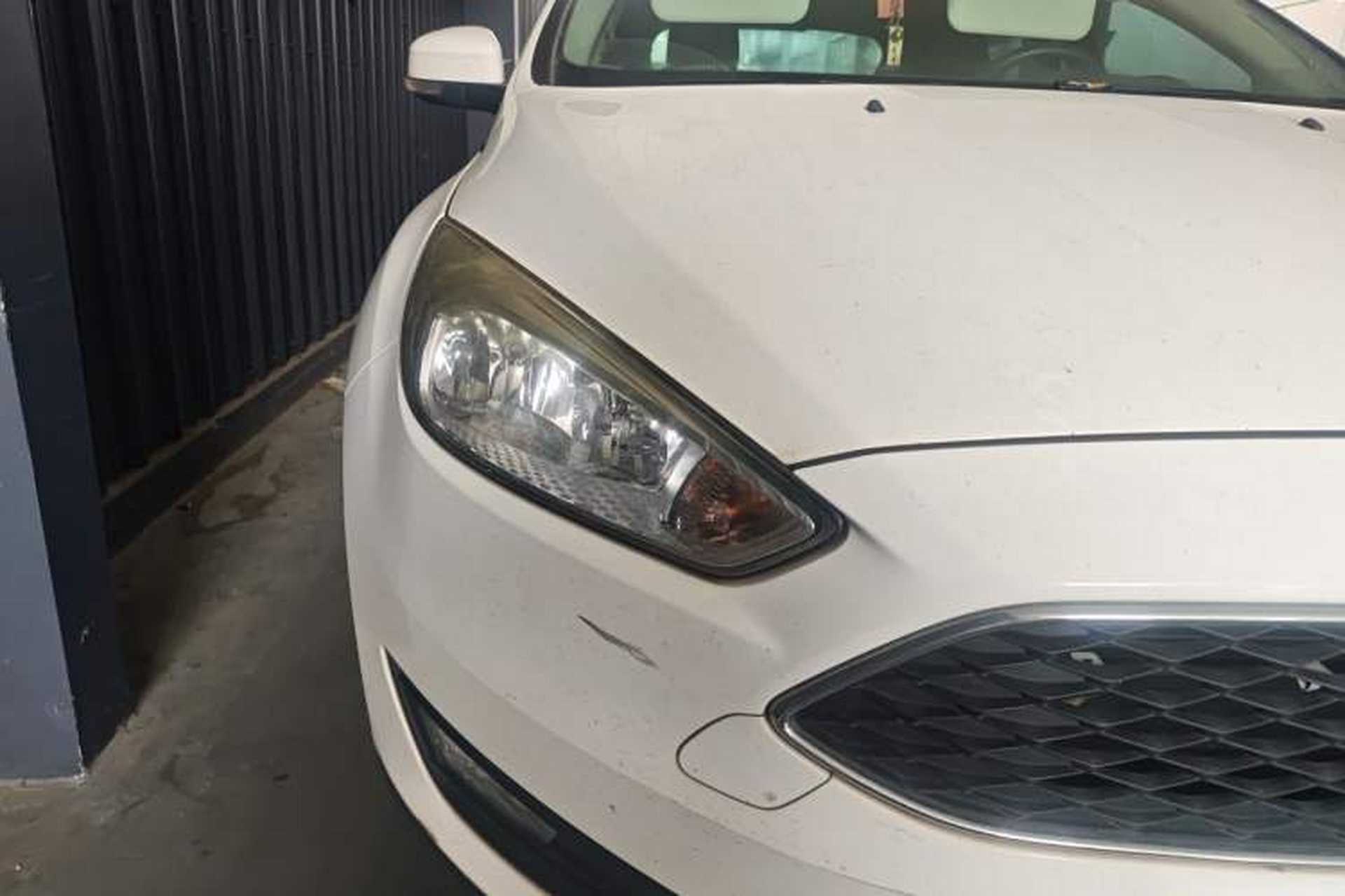 Used Ford Focus 2017 Hatchback 1.6L Automatic Comfort Plus SmartDrive Edition Right Front Headlight
