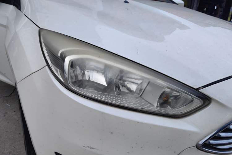 Used Ford Focus 2017 Sedan 1.6L Automatic Fashion Edition Smart Drive Version Right Front Headlight