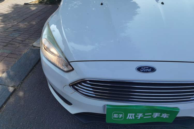 Used Ford Focus 2017 Sedan 1.6L Manual Comfort Plus SmartDrive Edition Right Front Headlight