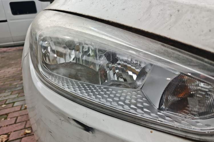 Used Ford Focus 2017 Sedan 1.6L Automatic Fashion Edition Smart Drive Version Right Front Headlight