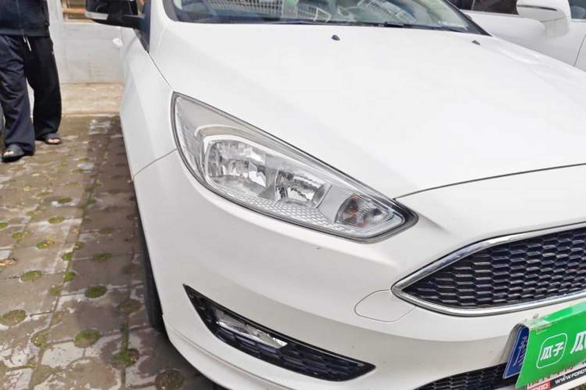 Used Ford Focus 2017 Hatchback EcoBoost 180 Automatic Elite Model Right Front Headlight