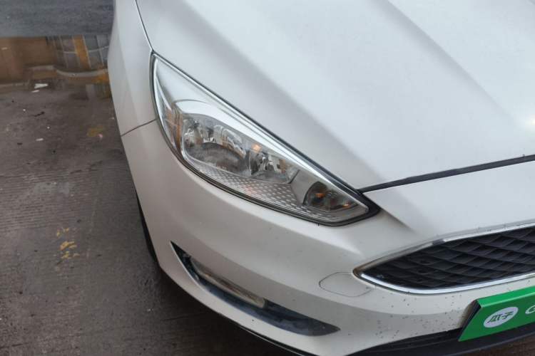 Used Ford Focus 2017 Hatchback 1.6L Automatic Fashion Edition Smart Drive Version Right Front Headlight