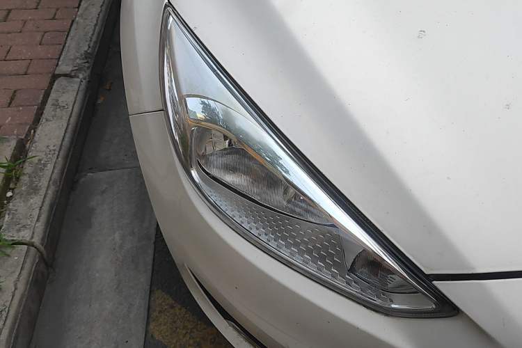 Used Ford Focus 2017 Sedan EcoBoost 180 Automatic Elite Model Right Front Headlight