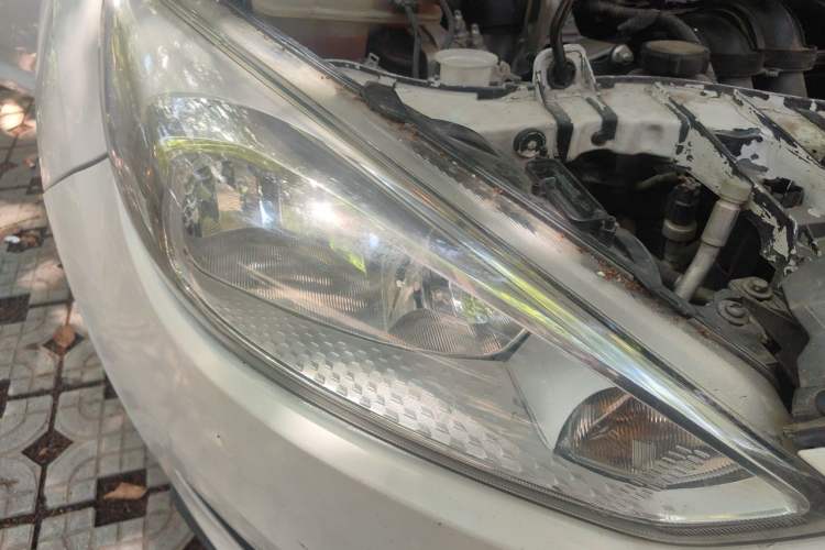 Used Ford Focus 2017 Sedan 1.6L Automatic Fashion Edition Smart Drive Version Right Front Headlight