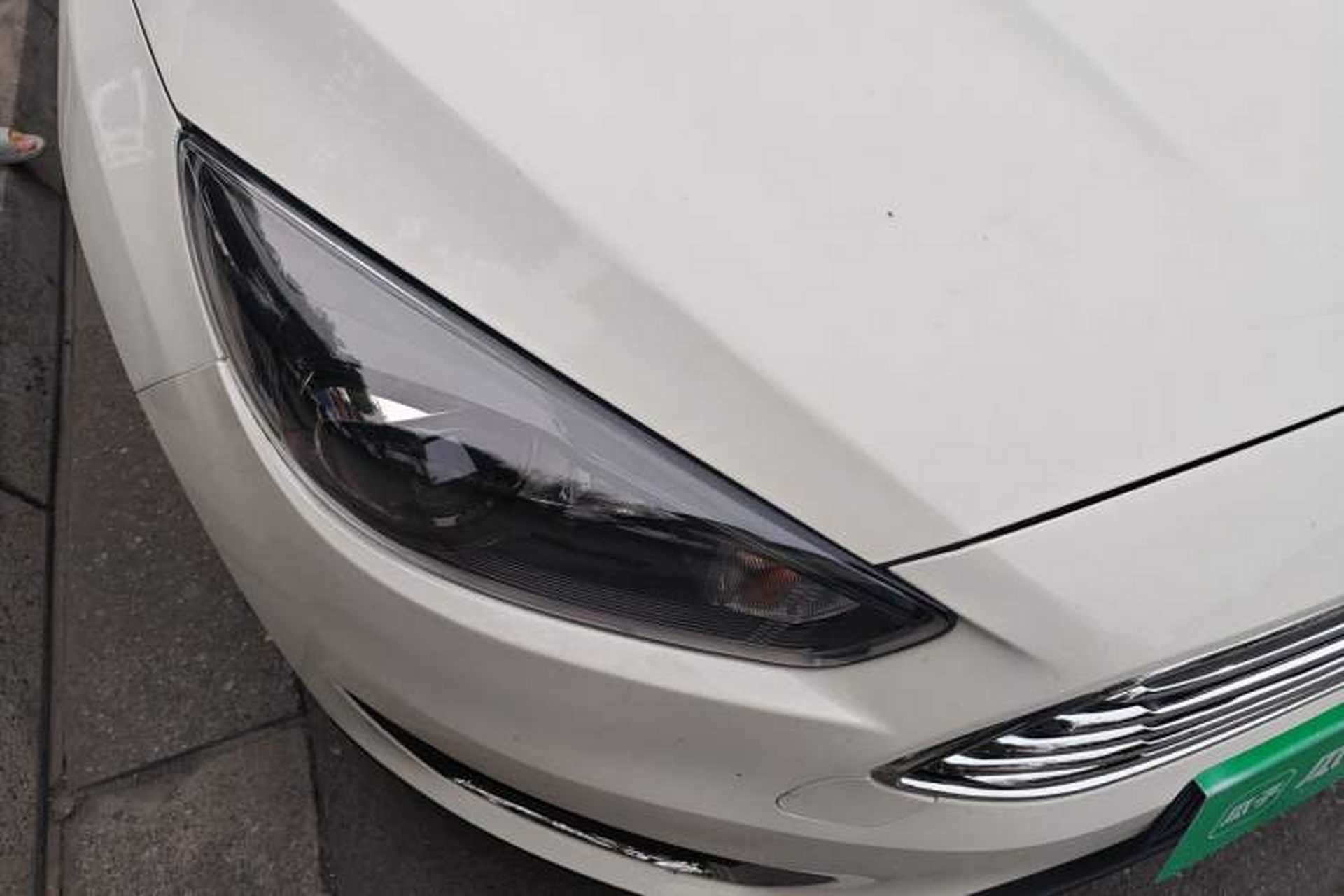 Used Ford Focus 2017 Sedan EcoBoost 125 Manual – Ultra-Style Edition with SmartDrive Features Right Front Headlight