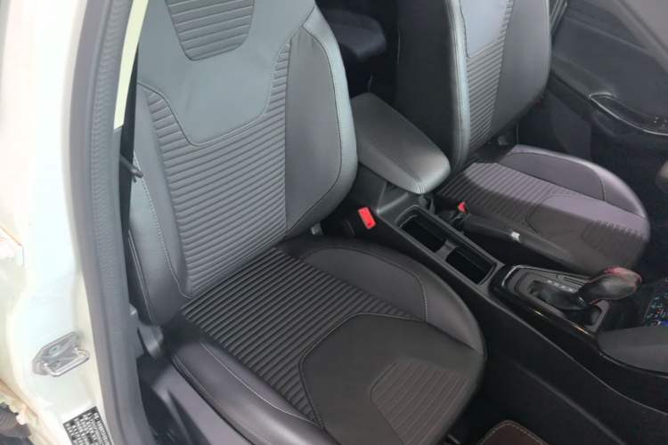 Used Ford Focus 2017 Sedan 1.6L Automatic Fashion Edition Smart Drive Version Right Front Seat