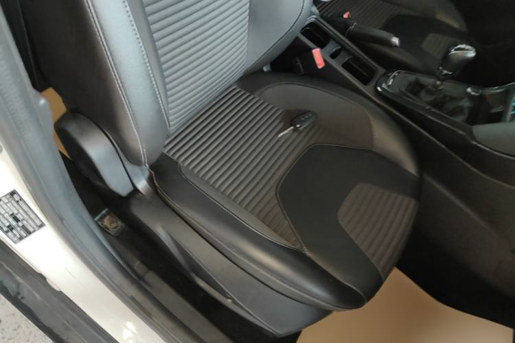 Used Ford Focus 2017 Sedan 1.6L Manual Fashion Edition Smart Drive Version Right Front Seat