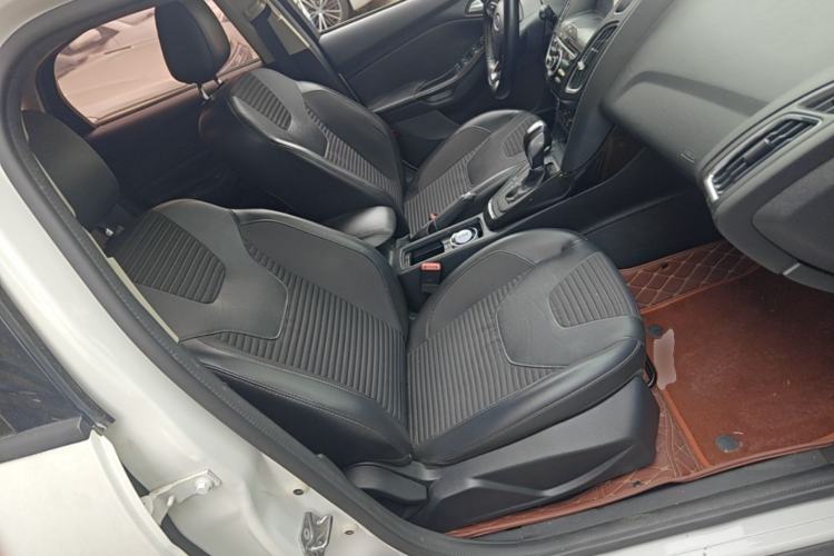 Used Ford Focus 2017 Hatchback 1.6L Automatic Fashion Edition Smart Drive Version Right Front Seat