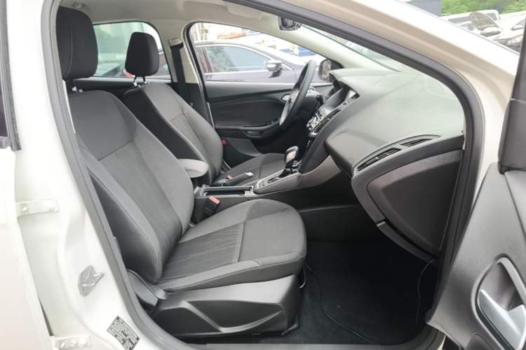 Used Ford Focus 2017 Hatchback 1.6L Automatic Comfort Plus SmartDrive Edition Right Front Seat