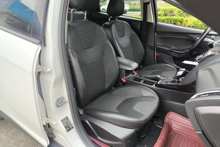 Used Ford Focus 2017 Hatchback 1.6L Automatic Fashion Edition Smart Drive Version Right Front Seat