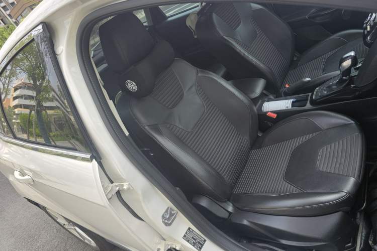 Used Ford Focus 2017 Sedan 1.6L Automatic Fashion Edition Smart Drive Version Right Front Seat