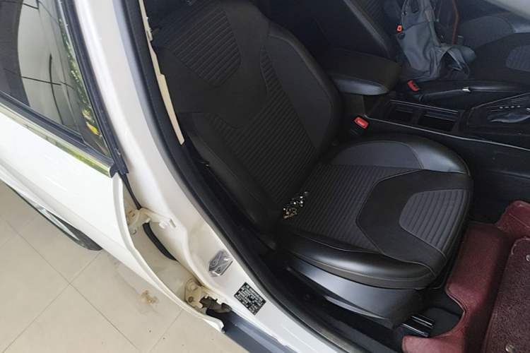 Used Ford Focus 2017 Sedan 1.6L Automatic Fashion Edition Smart Drive Version Right Front Seat