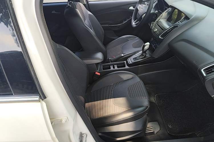 Used Ford Focus 2017 Sedan EcoBoost 180 Automatic Elite Model Right Front Seat