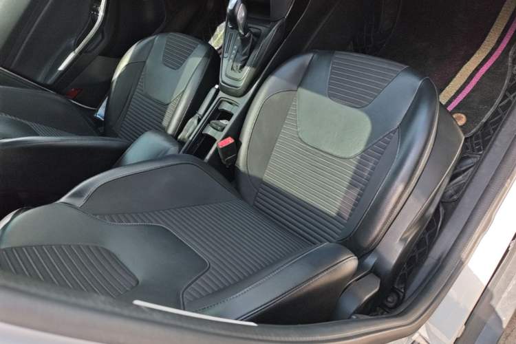 Used Ford Focus 2017 Hatchback 1.6L Automatic Fashion Edition Smart Drive Version Right Front Seat