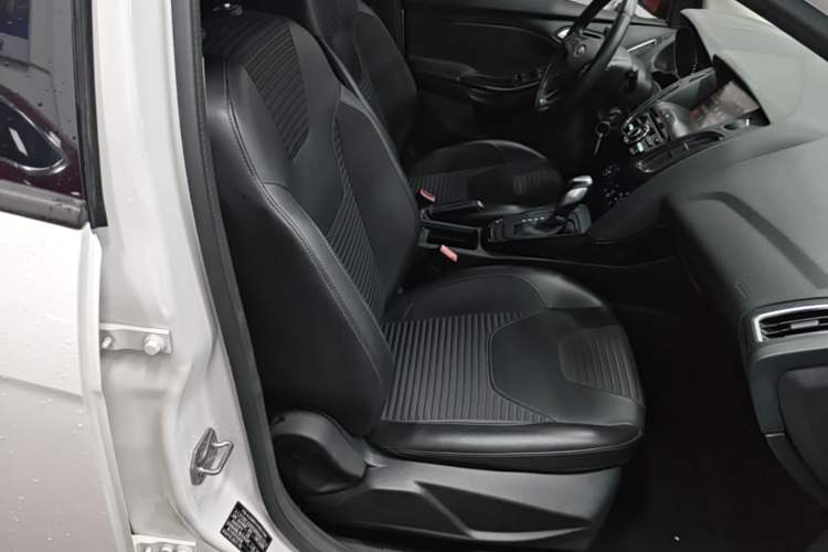 Used Ford Focus 2017 Hatchback 1.6L Automatic Fashion Edition Smart Drive Version Right Front Seat