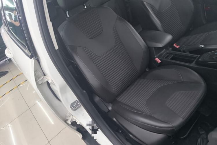 Used Ford Focus 2017 Sedan 1.6L Automatic Fashion Edition Smart Drive Version Right Front Seat