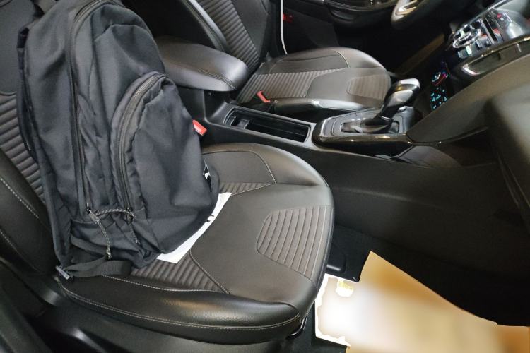 Used Ford Focus 2017 Sedan 1.6L Automatic Fashion Edition Smart Drive Version Right Front Seat