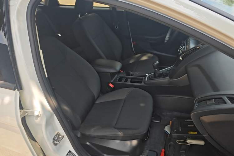 Used Ford Focus 2017 Hatchback 1.6L Manual Comfort Plus SmartDrive Edition Right Front Seat