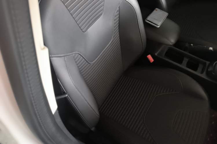 Used Ford Focus 2017 Hatchback EcoBoost 125 Automatic - Ultra-Powerful Style Edition with Smart Drive Features Right Front Seat