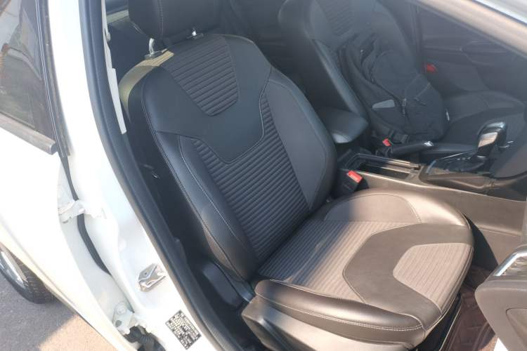 Used Ford Focus 2017 Sedan 1.6L Automatic Fashion Edition Smart Drive Version Right Front Seat