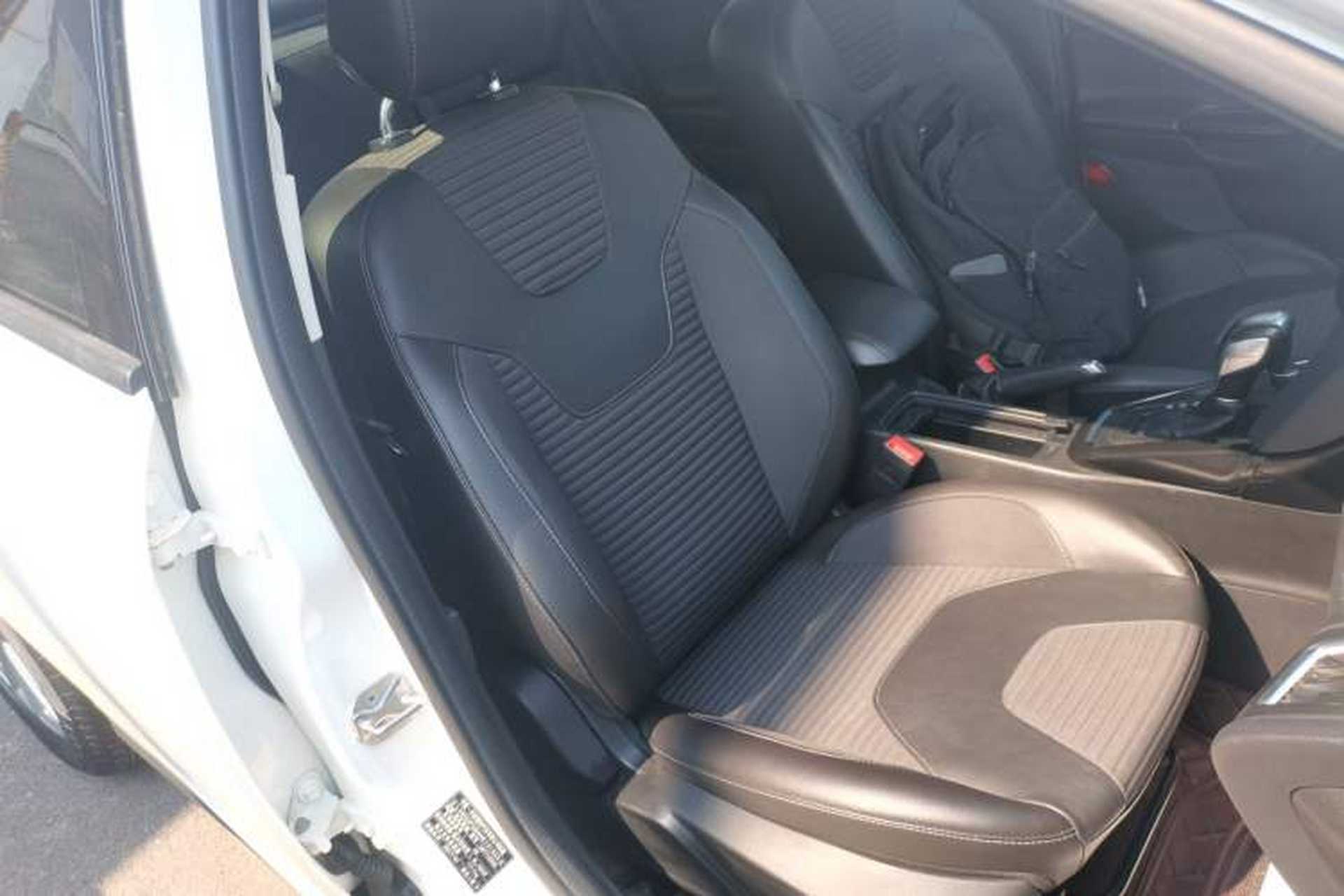 Used Ford Focus 2017 Sedan 1.6L Automatic Fashion Edition Smart Drive Version Right Front Seat