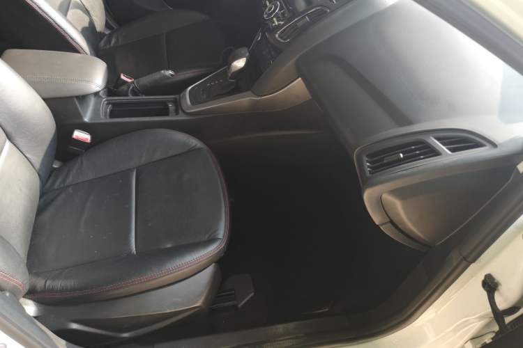Used Ford Focus 2017 Hatchback 1.6L Automatic Comfort Plus SmartDrive Edition Right Front Seat