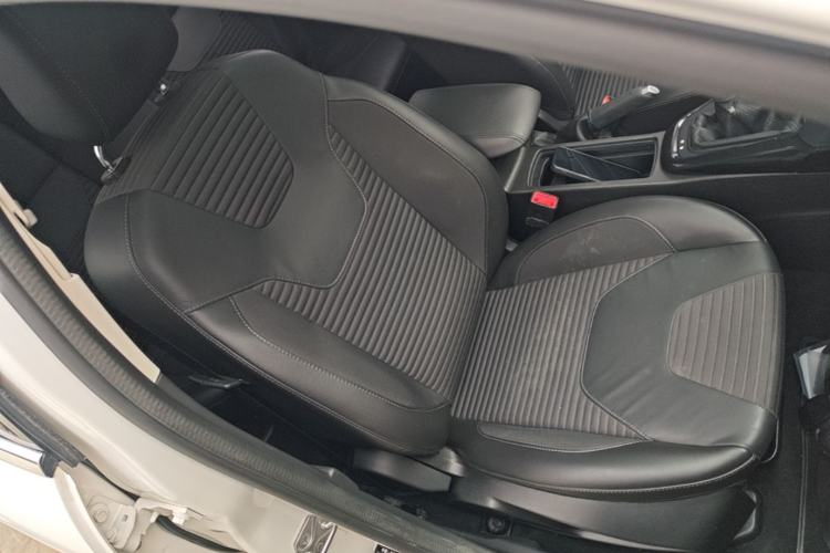 Used Ford Focus 2017 Hatchback EcoBoost 125 Manual – Ultra-Performance Style SmartDrive Edition Right Front Seat