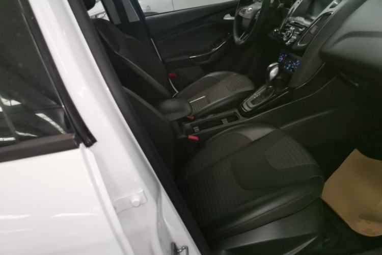Used Ford Focus 2017 Hatchback 1.6L Automatic Fashion Edition Smart Drive Version Right Front Seat