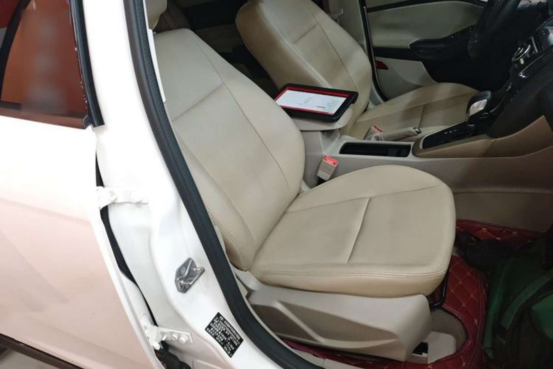 Used Ford Focus 2017 Sedan 1.6L Automatic Comfort Plus SmartDrive Edition Right Front Seat