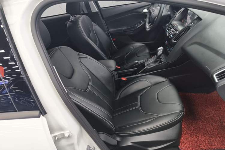 Used Ford Focus 2017 Sedan 1.6L Automatic Fashion Edition Smart Drive Version Right Front Seat