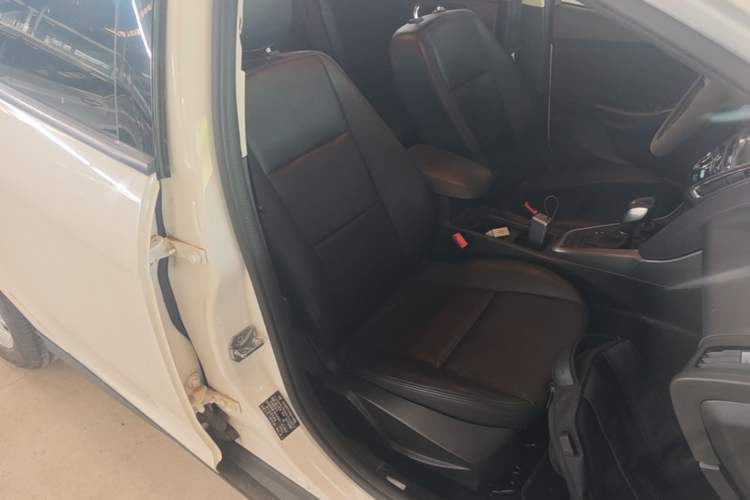 Used Ford Focus 2017 Hatchback 1.6L Automatic Comfort Plus SmartDrive Edition Right Front Seat