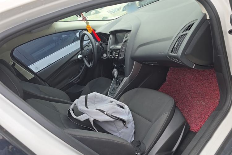 Used Ford Focus 2017 Hatchback 1.6L Automatic Comfort Plus SmartDrive Edition Right Front Seat