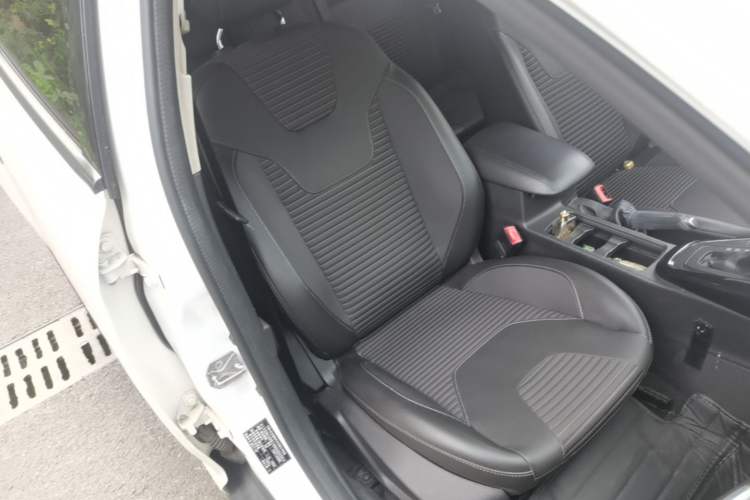 Used Ford Focus 2017 Hatchback 1.6L Automatic Fashion Edition Smart Drive Version Right Front Seat