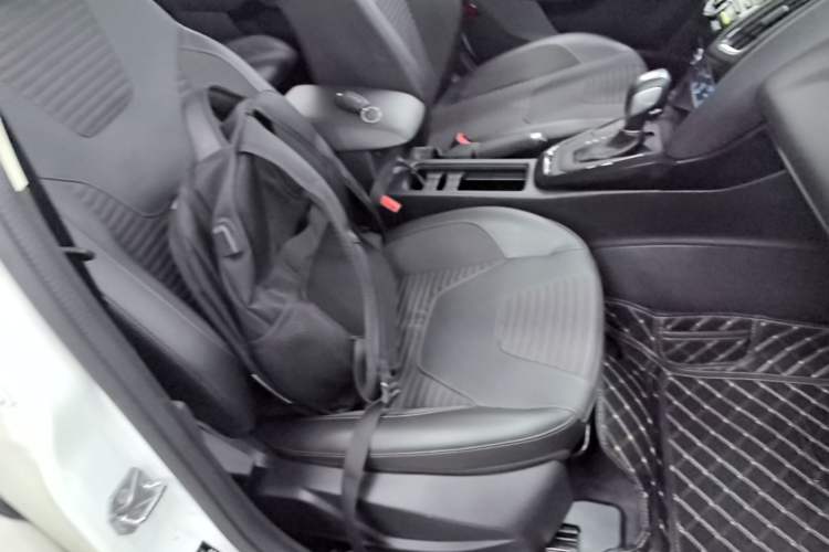 Used Ford Focus 2017 Hatchback EcoBoost 125 Automatic - Ultra-Powerful Style Edition with Smart Drive Features Right Front Seat