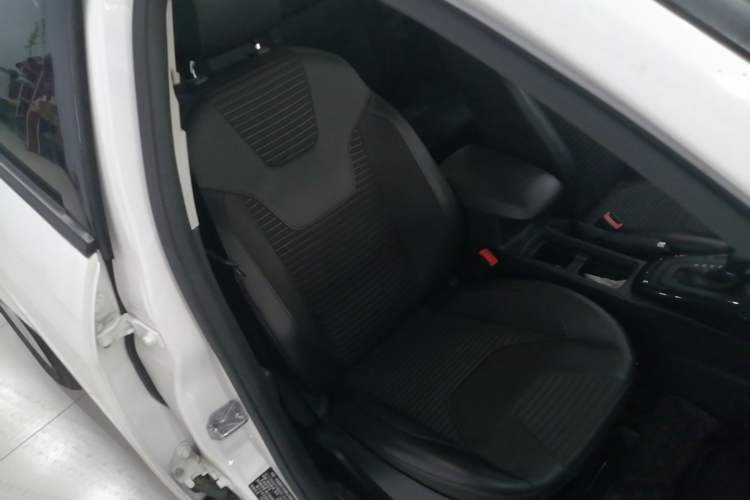 Used Ford Focus 2017 Sedan 1.6L Automatic Fashion Edition Smart Drive Version Right Front Seat