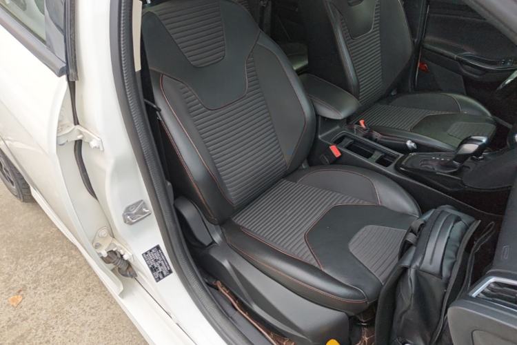 Used Ford Focus 2017 1.5T CTCC White and Black Limited Edition Right Front Seat