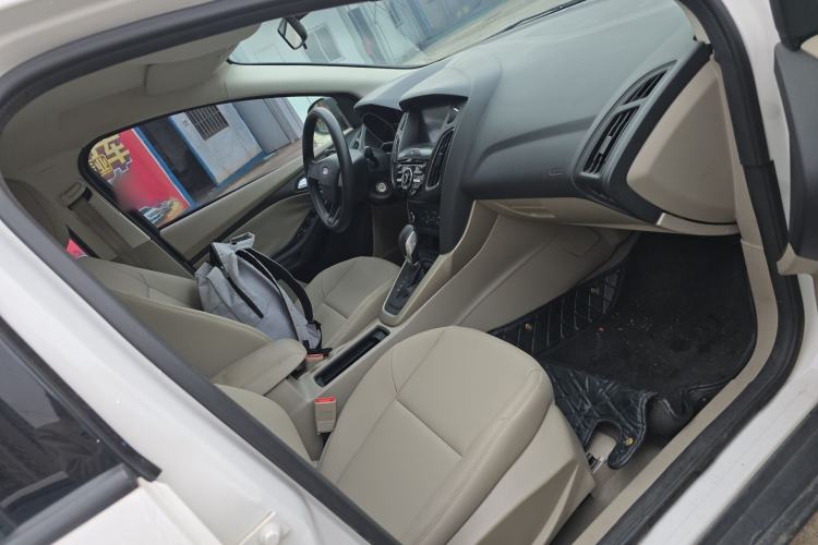 Used Ford Focus 2017 Sedan 1.6L Automatic Comfort Plus SmartDrive Edition Right Front Seat
