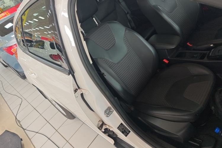 Used Ford Focus 2017 Hatchback 1.6L Automatic Fashion Edition Smart Drive Version Right Front Seat