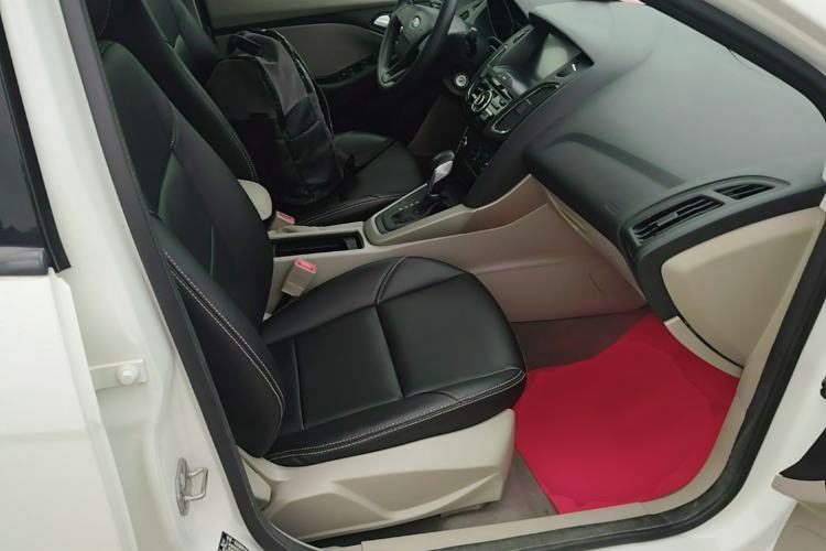 Used Ford Focus 2017 Sedan 1.6L Automatic Comfort Plus SmartDrive Edition Right Front Seat