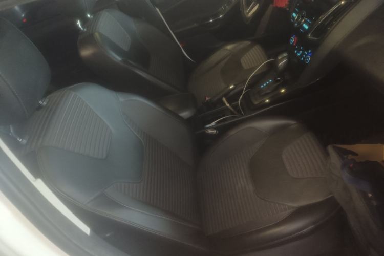 Used Ford Focus 2017 Sedan 1.6L Automatic Fashion Edition Smart Drive Version Right Front Seat