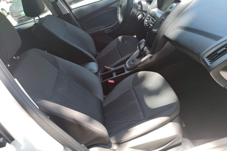 Used Ford Focus 2017 Hatchback 1.6L Automatic Comfort Plus SmartDrive Edition Right Front Seat