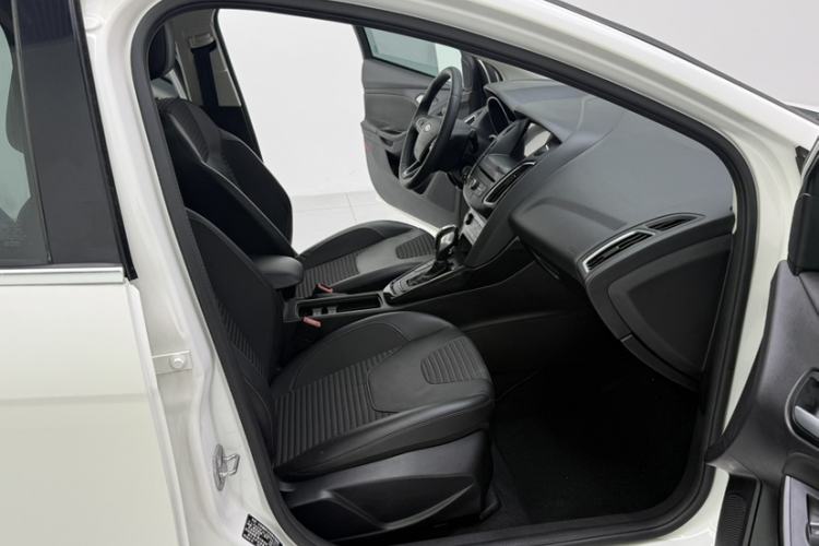 Used Ford Focus 2017 Sedan EcoBoost 180 Automatic Elite Model Right Front Seat