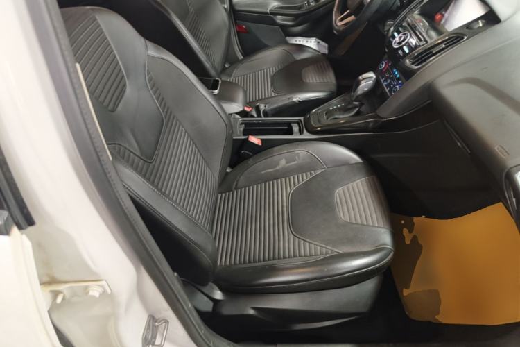 Used Ford Focus 2017 Hatchback 1.6L Automatic Fashion Edition Smart Drive Version Right Front Seat