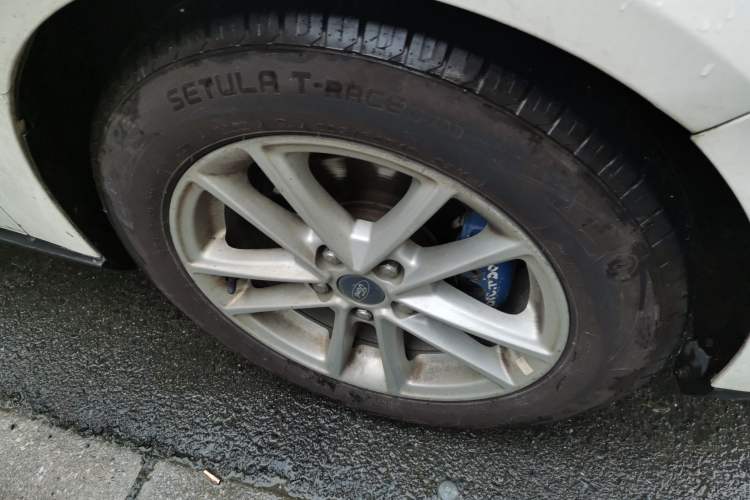 Used Ford Focus 2017 Hatchback 1.6L Automatic Fashion Edition Smart Drive Version Right Front Wheel Hub