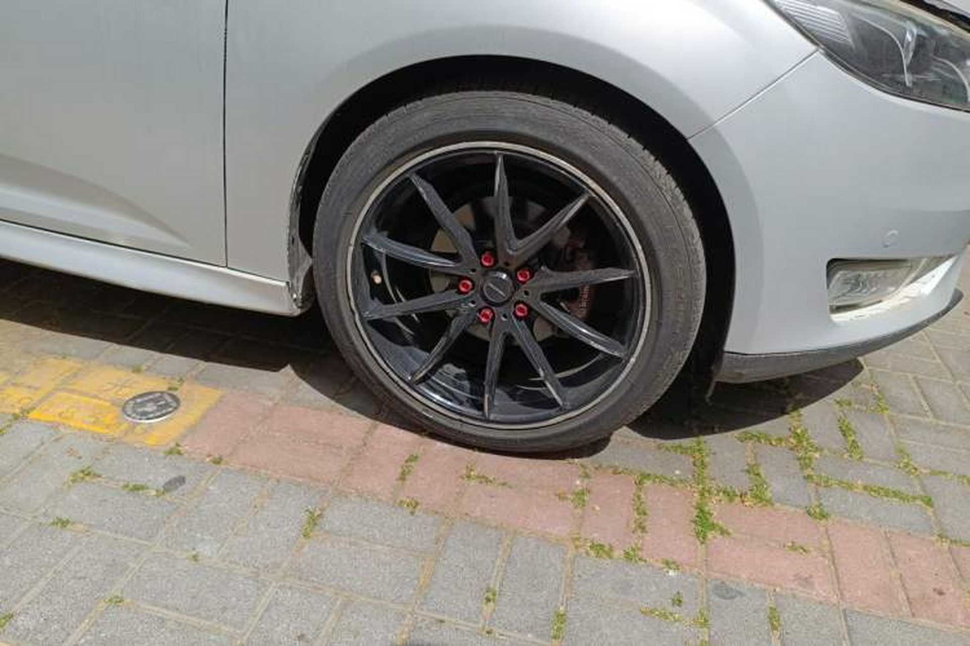 Used Ford Focus 2017 Hatchback EcoBoost 180 Automatic Elite Model Right Front Wheel Hub