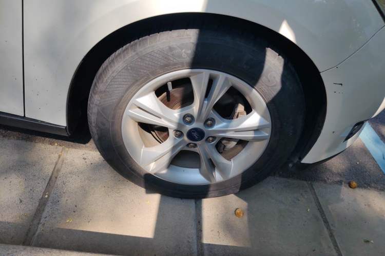 Used Ford Focus 2017 Hatchback 1.6L Automatic Comfort Plus SmartDrive Edition Right Front Wheel Hub