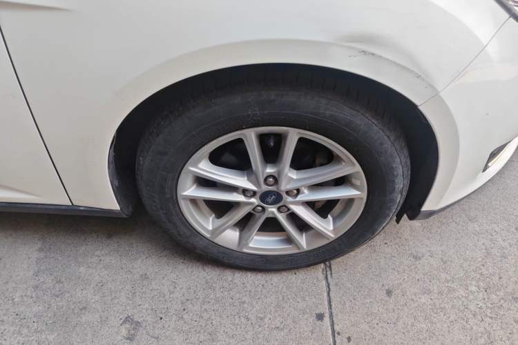 Used Ford Focus 2017 Sedan 1.6L Automatic Fashion Edition Smart Drive Version Right Front Wheel Hub