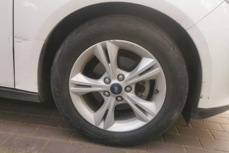 Used Ford Focus 2017 Hatchback 1.6L Automatic Comfort Plus SmartDrive Edition Right Front Wheel Hub