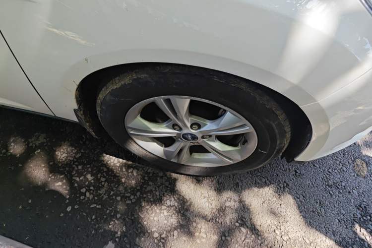Used Ford Focus 2017 Hatchback 1.6L Automatic Comfort Plus SmartDrive Edition Right Front Wheel Hub