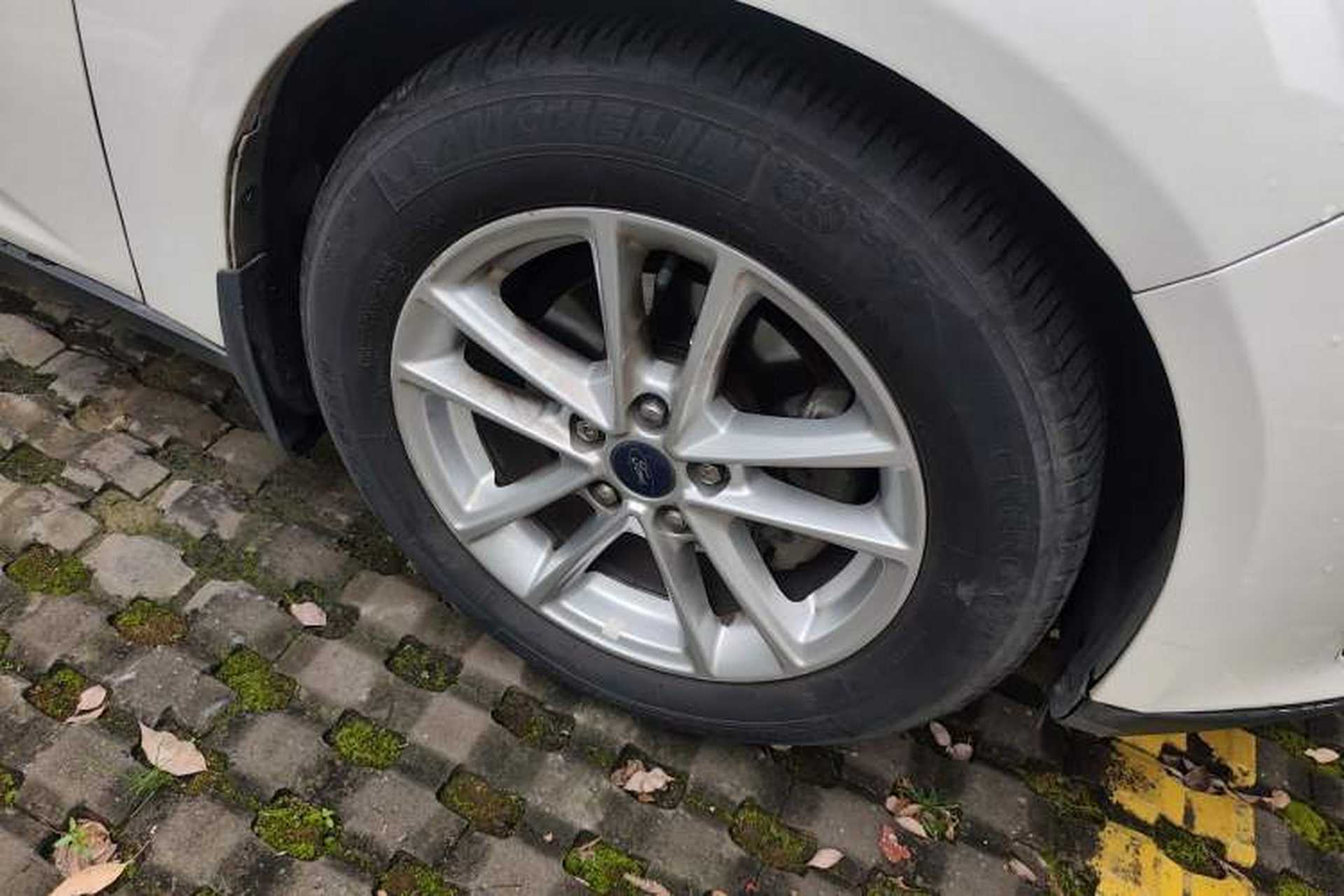 Used Ford Focus 2017 Hatchback 1.6L Automatic Fashion Edition Smart Drive Version Right Front Wheel Hub
